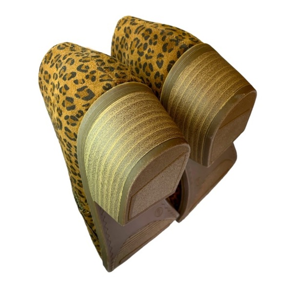 BOOTIES BOOTS NWOT Faux Suede Leopard Side Zip 1 7/8” Cuban Heel Booties Cowboy - Picture 5 of 7